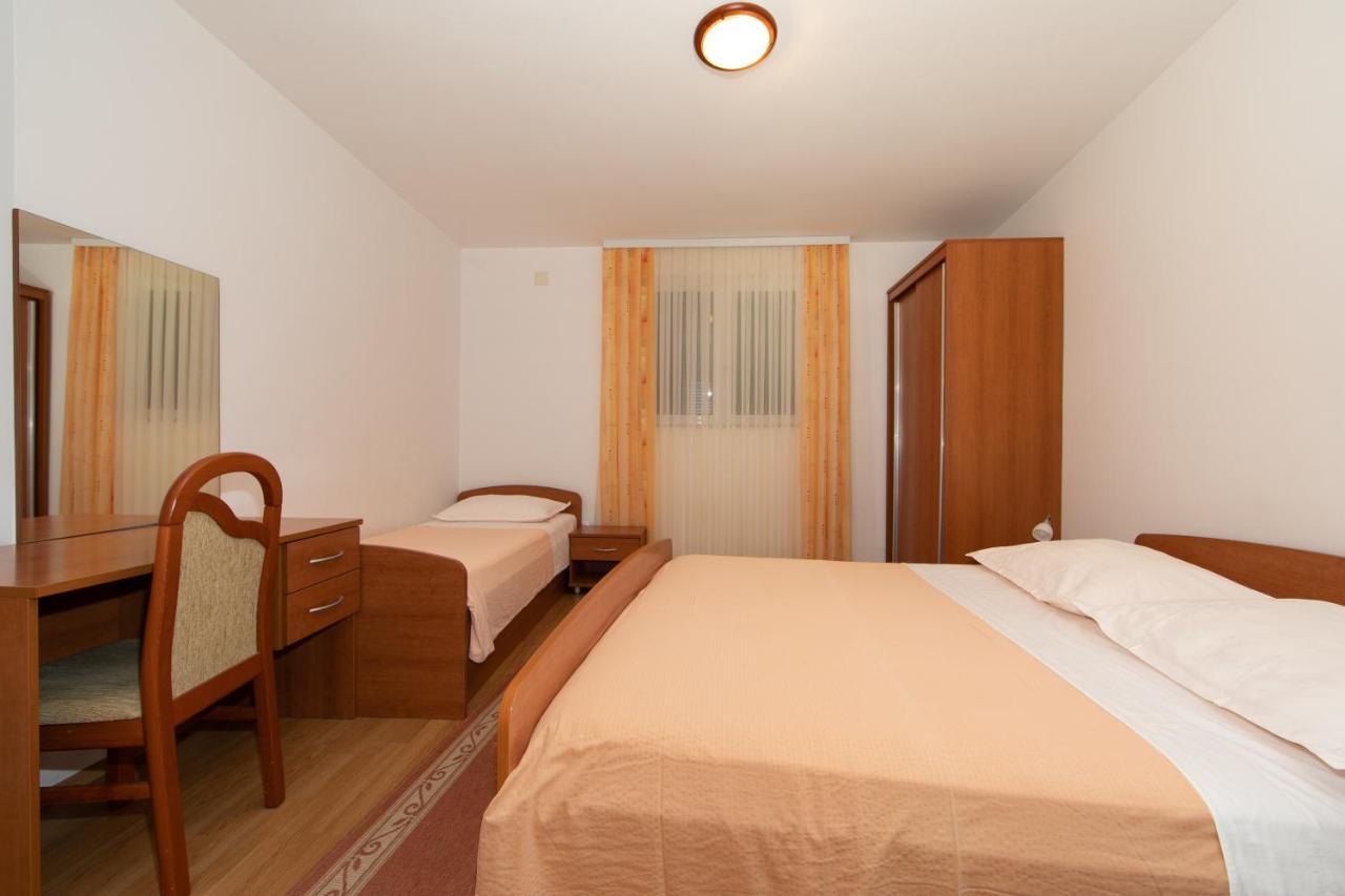 Apartmani Biser Tučepi Eksteriør billede