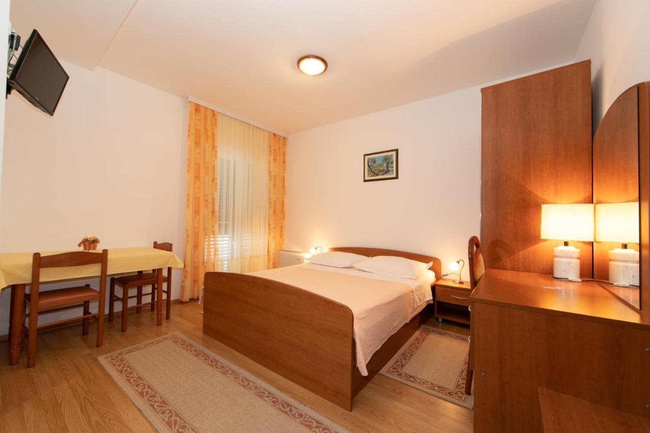 Apartmani Biser Tučepi Eksteriør billede
