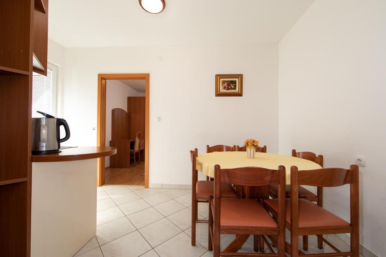 Apartmani Biser Tučepi Eksteriør billede