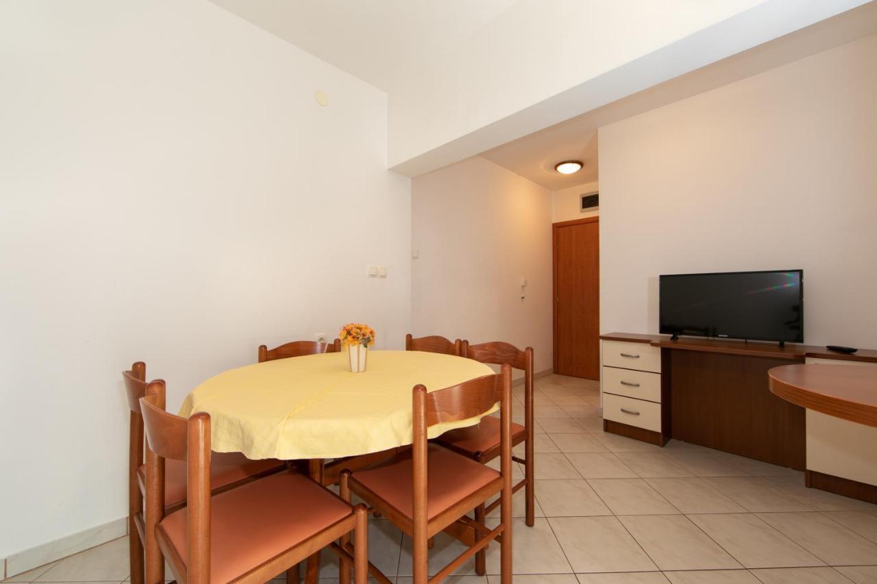 Apartmani Biser Tučepi Eksteriør billede