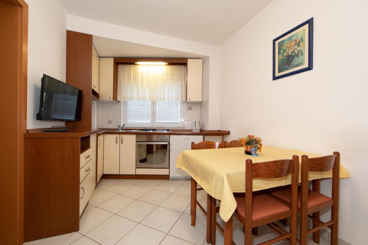 Apartmani Biser Tučepi Eksteriør billede