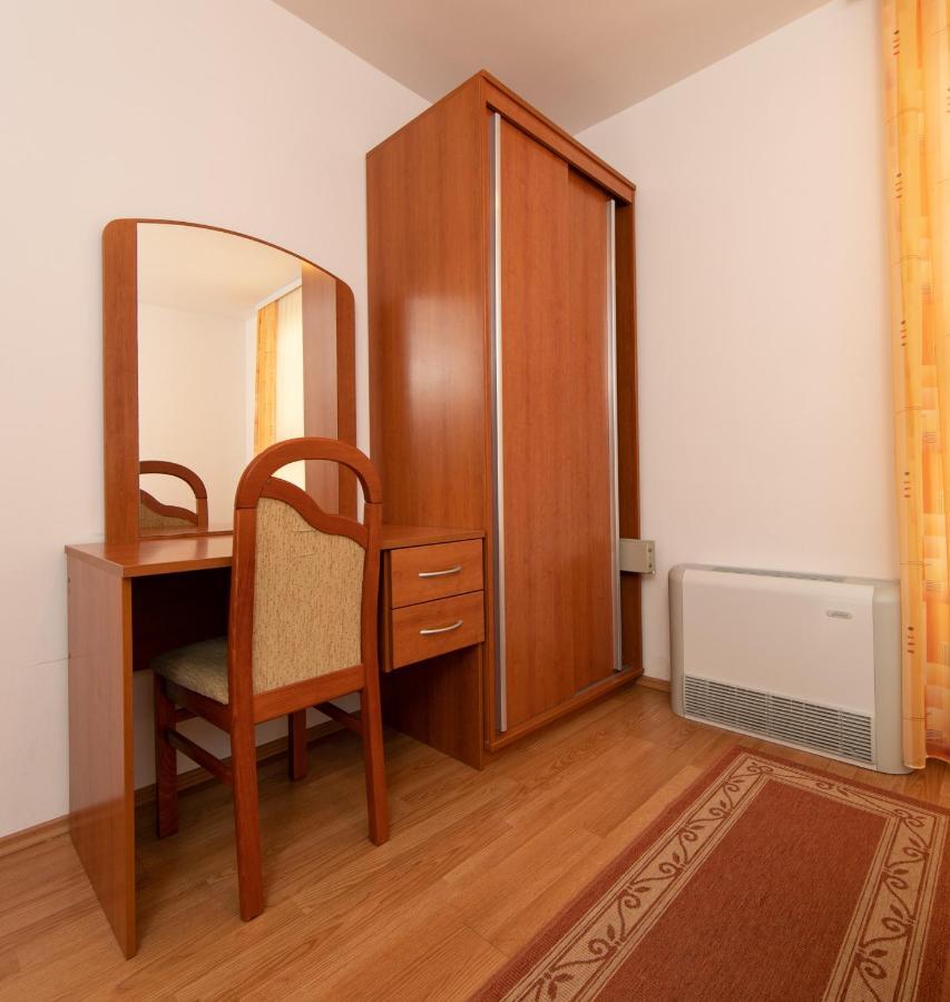 Apartmani Biser Tučepi Eksteriør billede