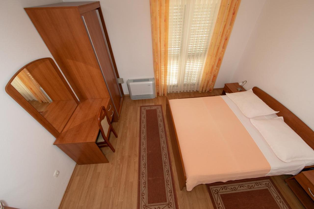 Apartmani Biser Tučepi Eksteriør billede