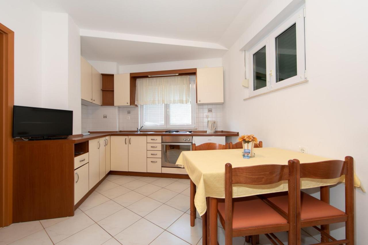Apartmani Biser Tučepi Eksteriør billede