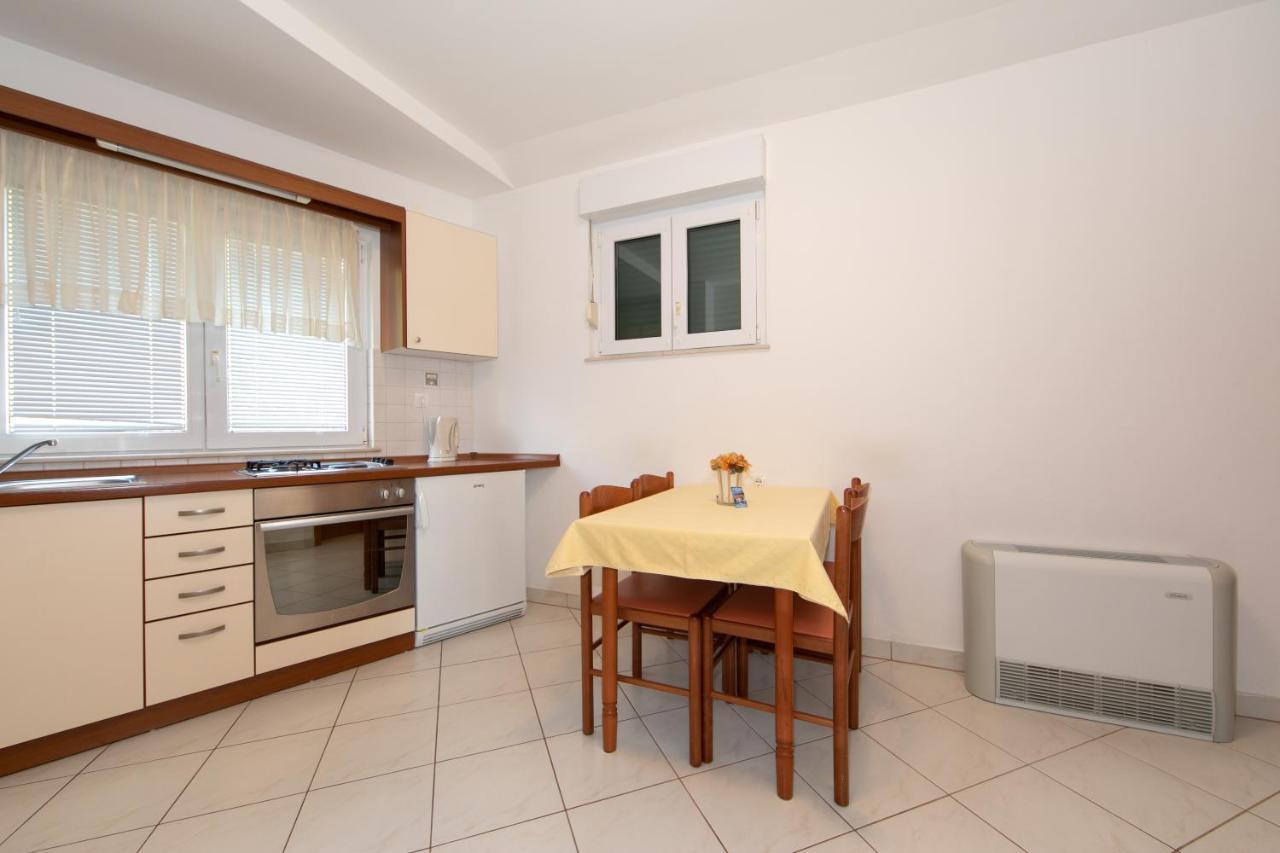 Apartmani Biser Tučepi Eksteriør billede