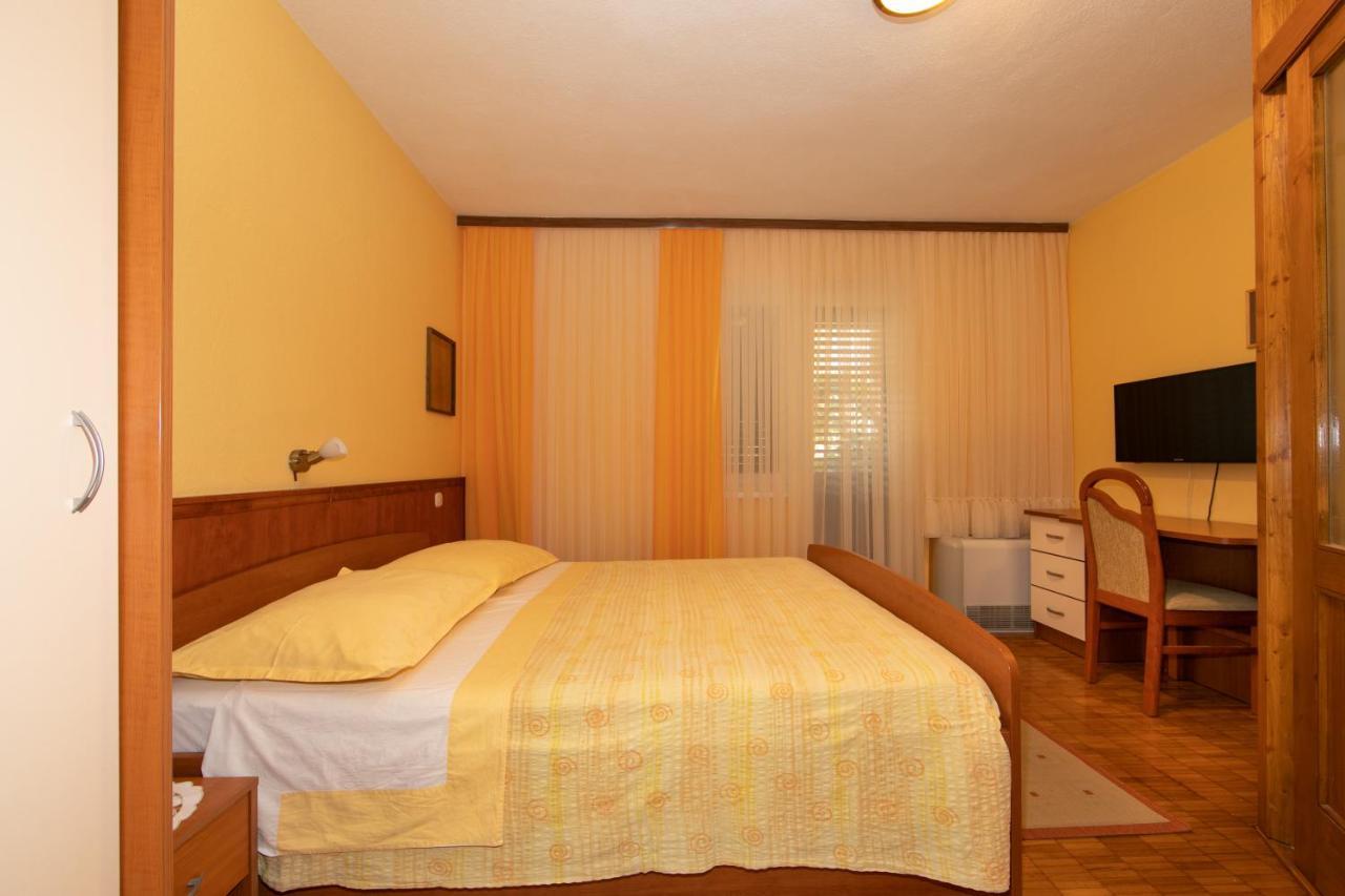 Apartmani Biser Tučepi Eksteriør billede