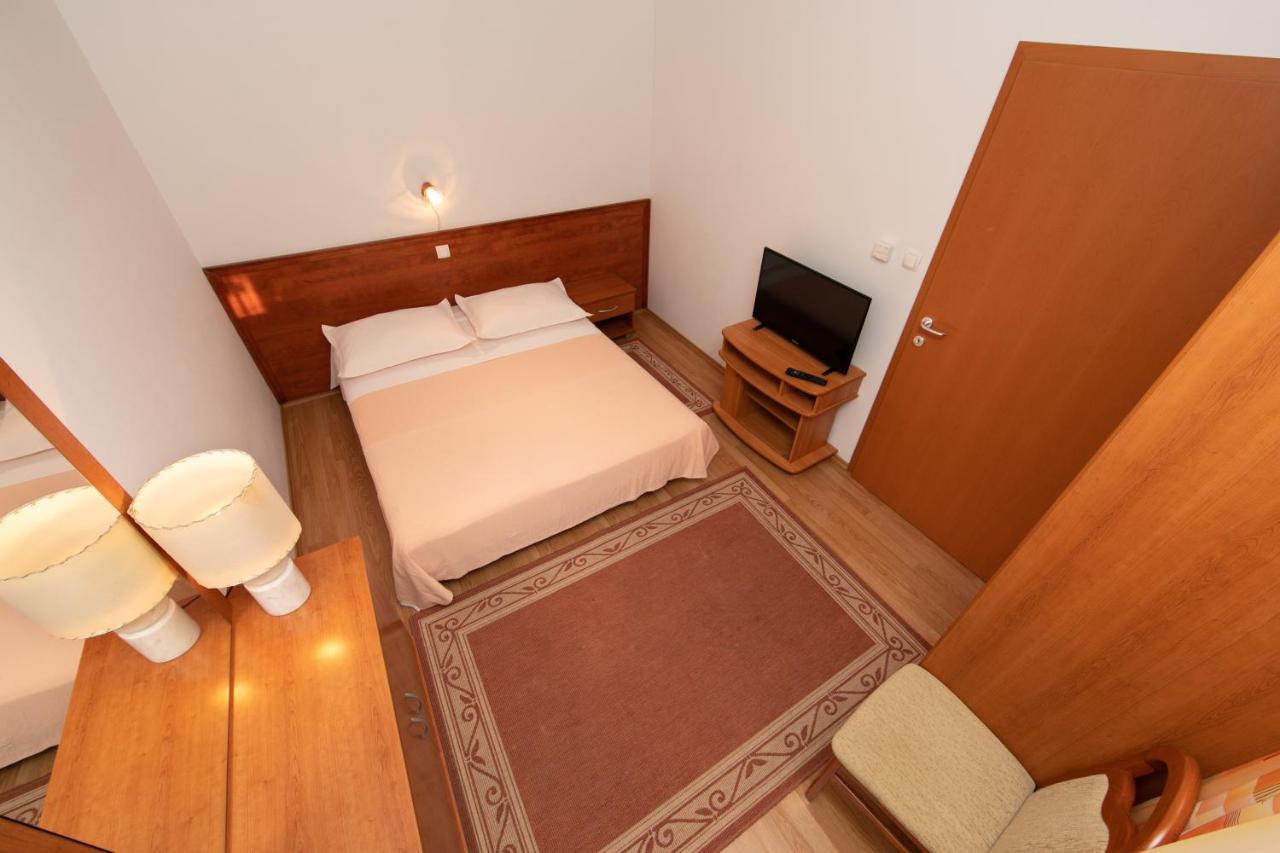 Apartmani Biser Tučepi Eksteriør billede