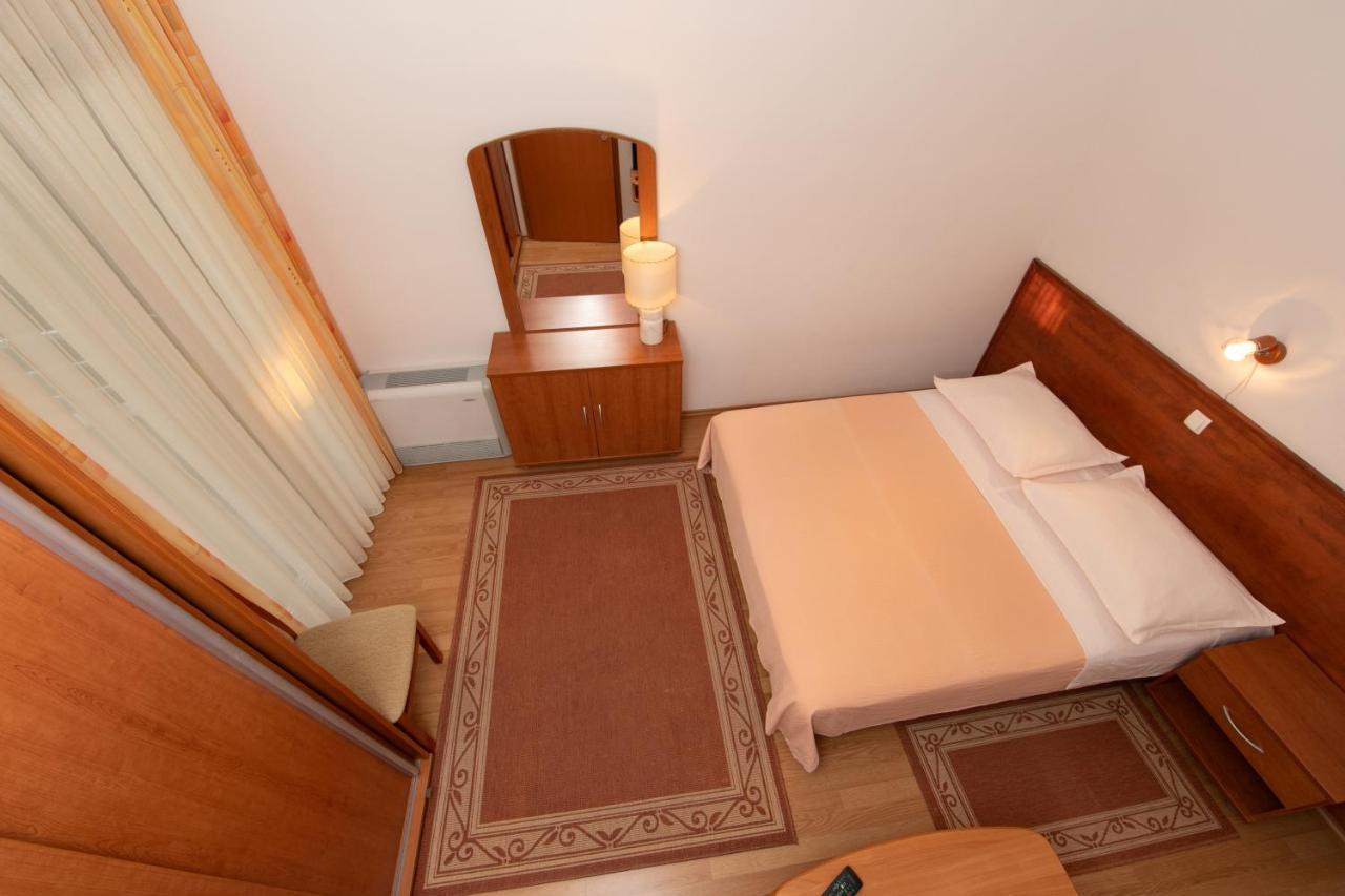 Apartmani Biser Tučepi Eksteriør billede