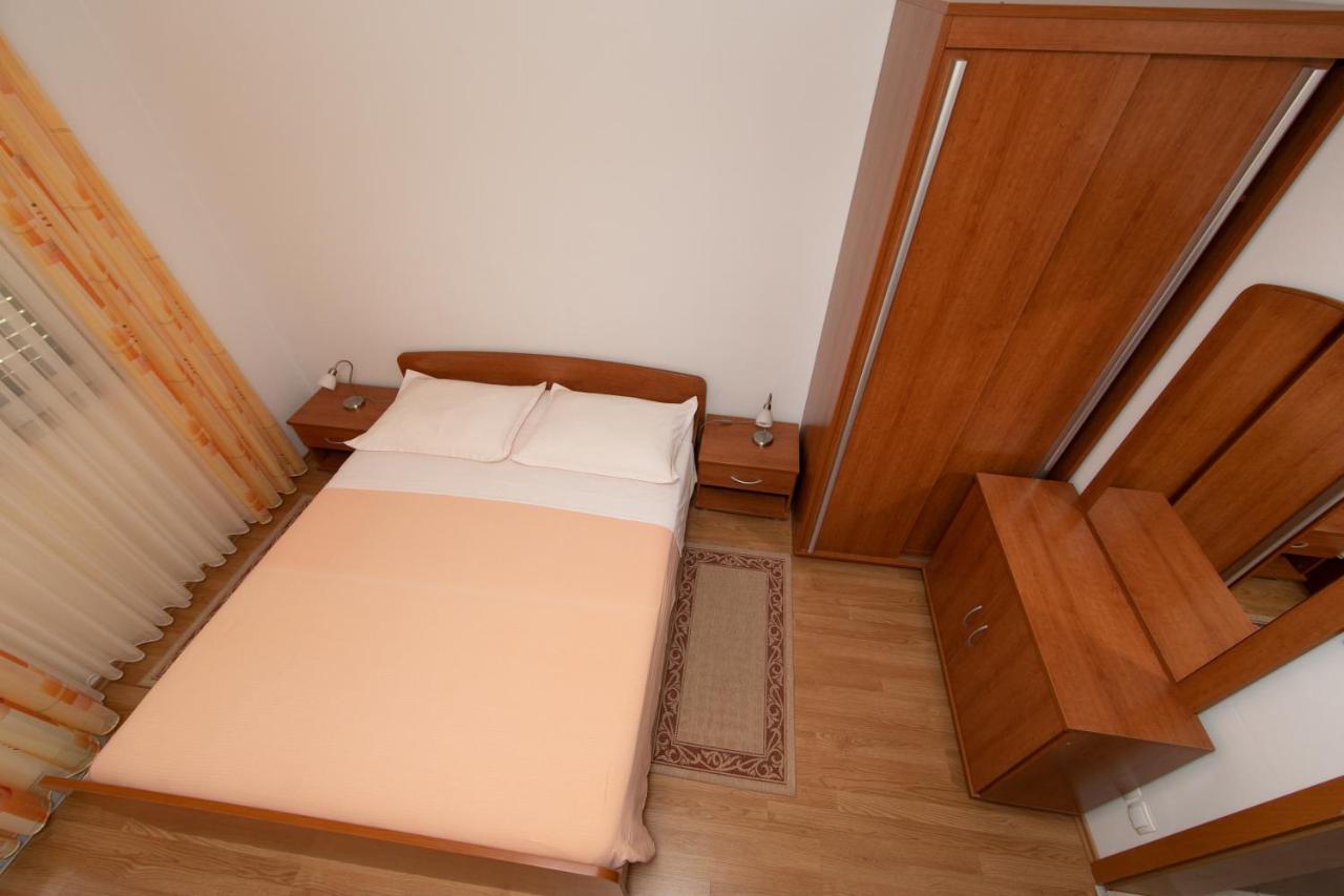 Apartmani Biser Tučepi Værelse billede